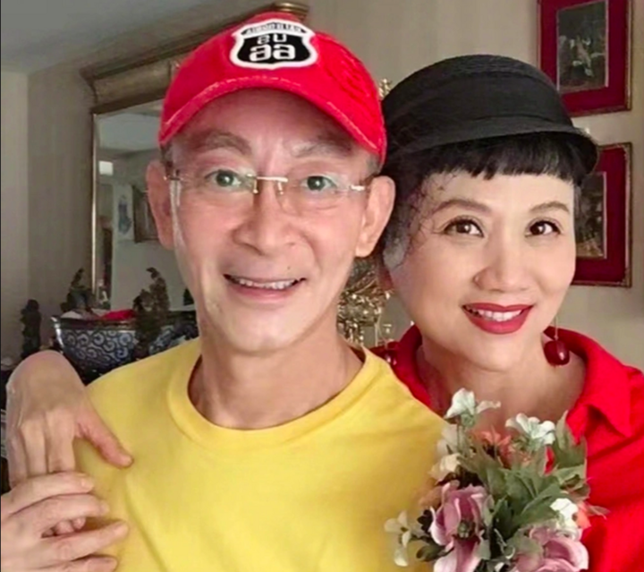 'Tôn Ngộ Không' Lục Tiểu Linh Đồng và mối tình cấm đoán với thư ký phim trường- Ảnh 5. 'Tôn Ngộ Không' Lục Tiểu Linh Đồng và mối tình cấm đoán với thư ký phim trường- Ảnh 5.