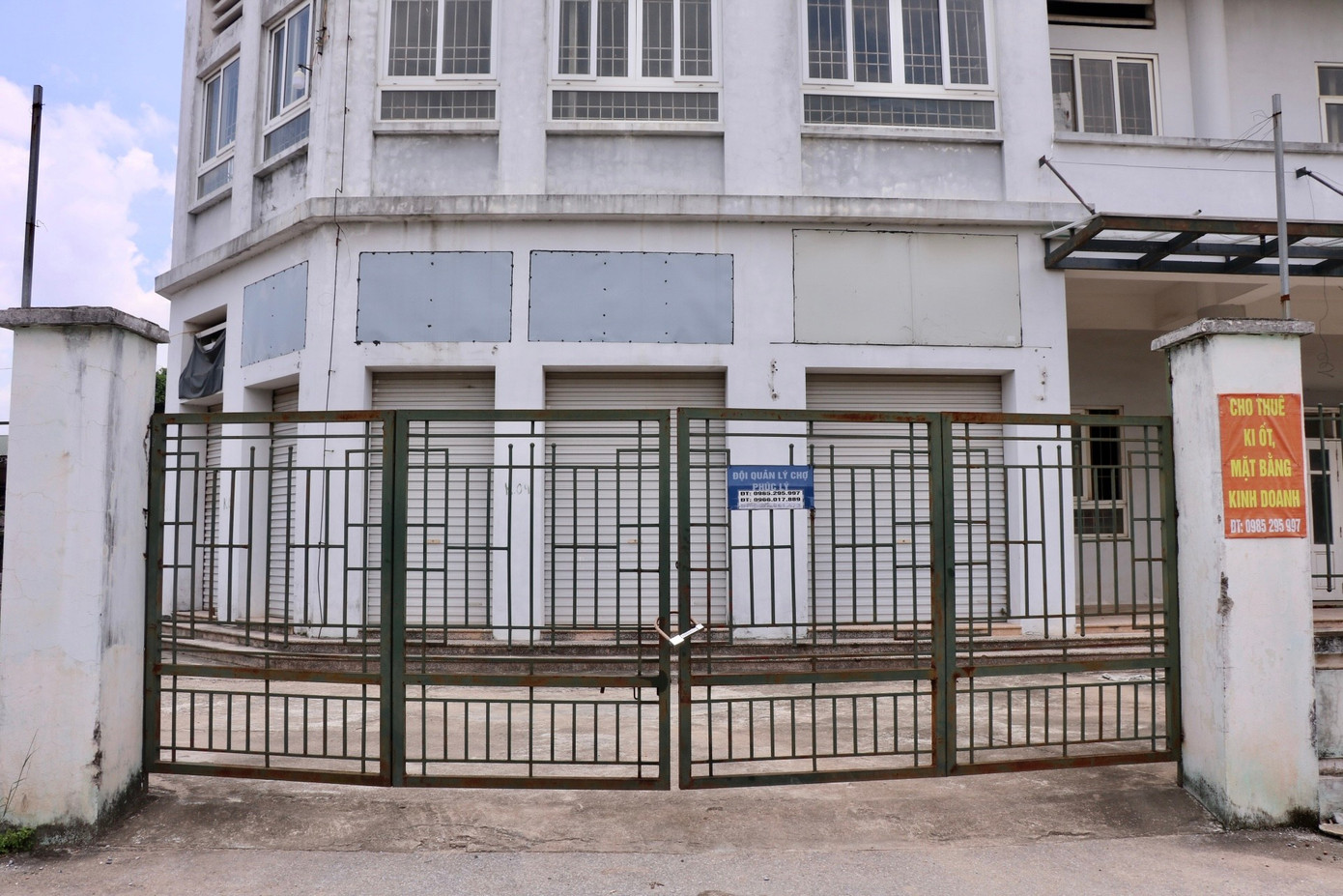 Hoang phí loạt chợ được đầu tư lớn trên đất vàng Hà Nội- Ảnh 2.
