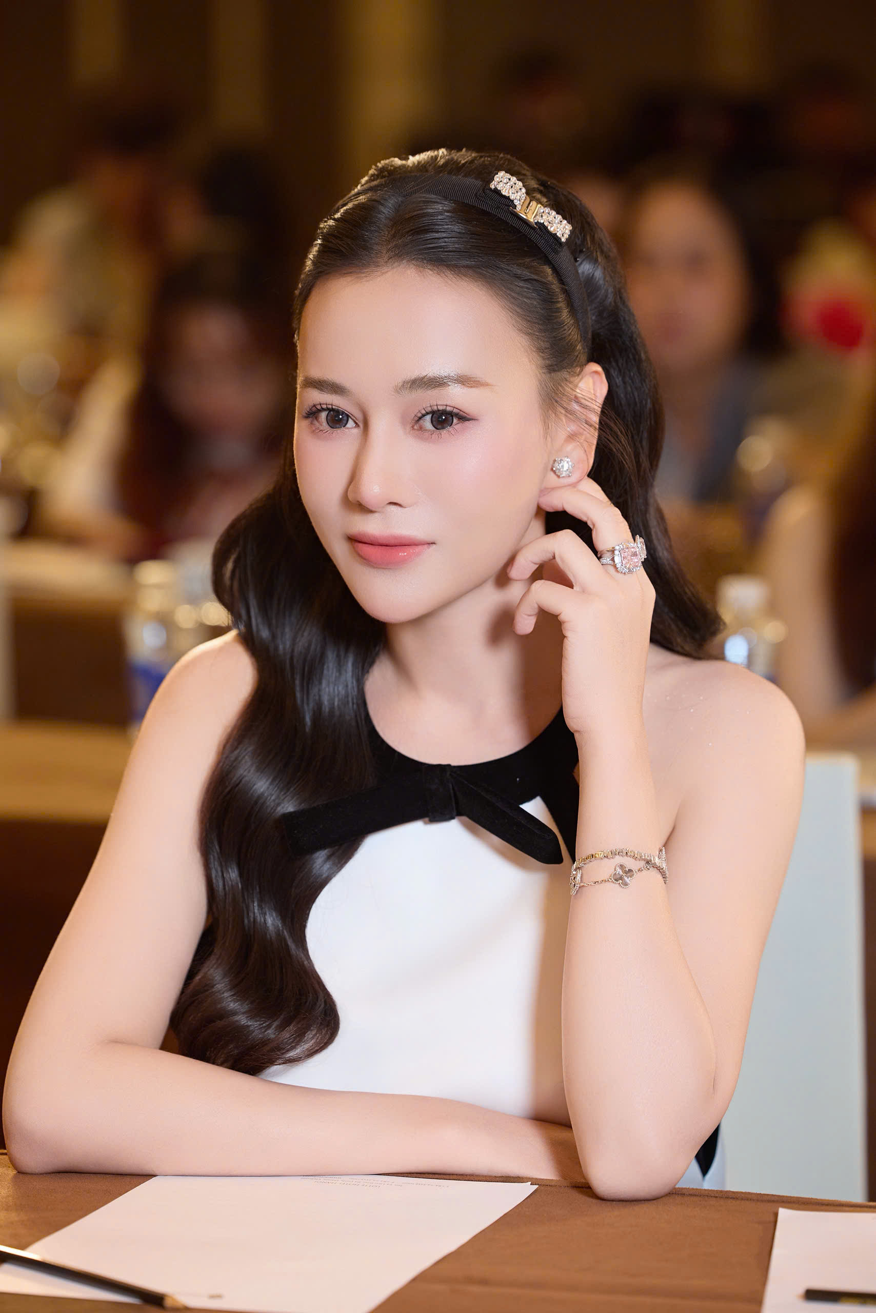 Phương Oanh công khai bóc mẽ Shark Bình: Ngoài miệng xúi vợ hôn bạn diễn nhưng thực tế thì…- Ảnh 4.