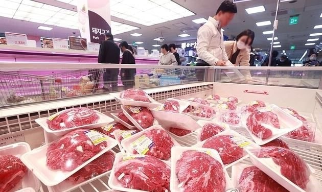 'Đây là khủng hoảng lớn nhất từ khi tôi làm nông' - Nông dân Hàn Quốc than trời vì bò Mỹ nhập khẩu, nhiều trang trại phải đóng cửa suốt 3 năm- Ảnh 2.