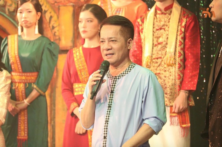 'Ông hoàng hài kịch' từng kiếm 2,5 cây vàng/đêm, U70 vẫn lẻ bóng, nhận con nuôi- Ảnh 2. 'Ông hoàng hài kịch' từng kiếm 2,5 cây vàng/đêm, U70 vẫn lẻ bóng, nhận con nuôi- Ảnh 2.