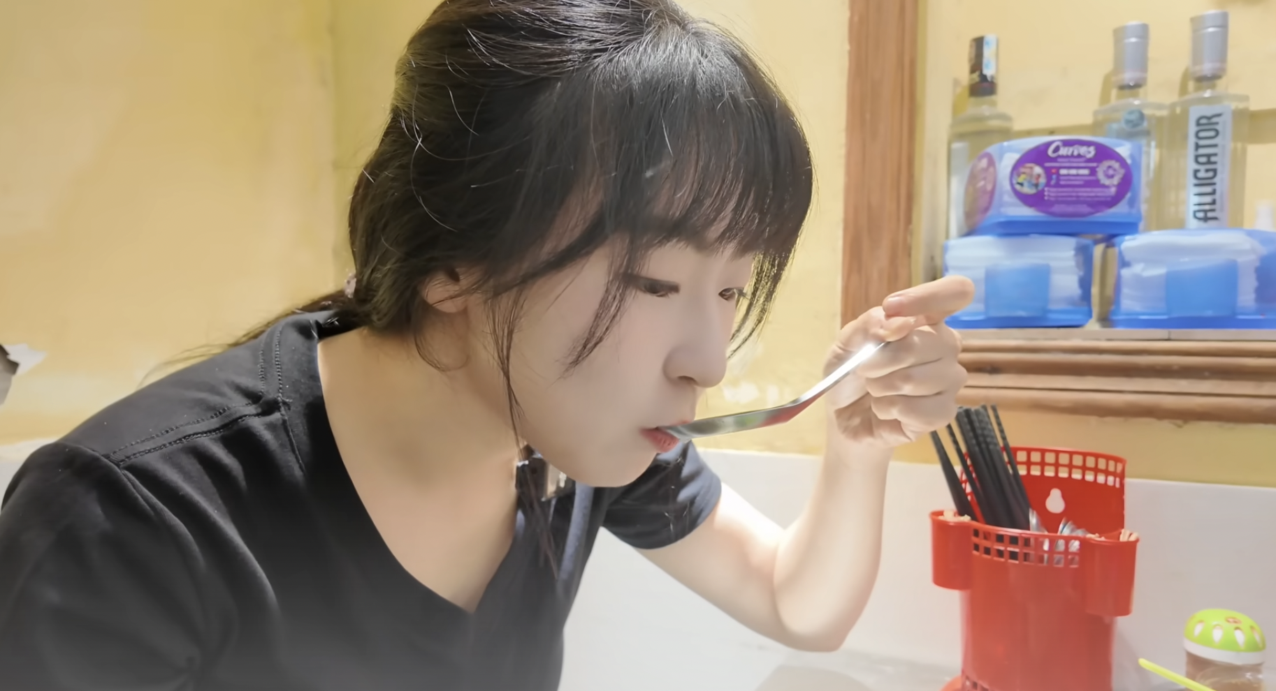 Khách Trung Quốc lần đầu ăn 1 loại miến Việt Nam, "hốt hoảng" vì 3 thứ này quá ngon- Ảnh 4. Khách Trung Quốc lần đầu ăn 1 loại miến Việt Nam, "hốt hoảng" vì 3 thứ này quá ngon- Ảnh 4.