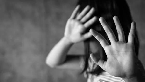 Điểm yếu CHÍ MẠNG khiến trẻ 13 tuổi dễ bị thao túng và sa bẫy lừa đảo, chuyên gia nói cha mẹ cần làm ngay điều này để giữ con- Ảnh 1. Điểm yếu CHÍ MẠNG khiến trẻ 13 tuổi dễ bị thao túng và sa bẫy lừa đảo, chuyên gia nói cha mẹ cần làm ngay điều này để giữ con- Ảnh 1.