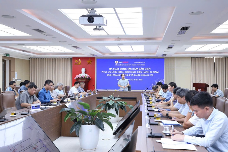Bảo đảm cung cấp điện an toàn, ổn định cho dịp kỷ niệm 80 năm Cách mạng Tháng Tám và Quốc khánh 2/9- Ảnh 1. Bảo đảm cung cấp điện an toàn, ổn định cho dịp kỷ niệm 80 năm Cách mạng Tháng Tám và Quốc khánh 2/9- Ảnh 1.