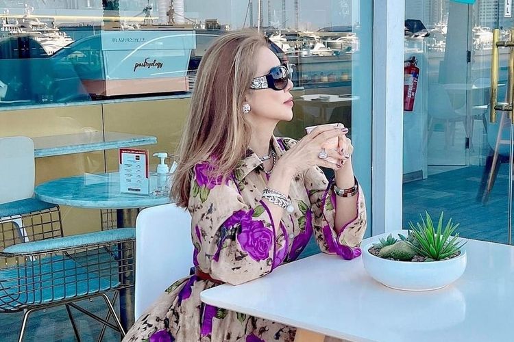 Mẹ đơn thân 2 con vẫn khiến tỷ phú Dubai say như điếu đổ, chi tiền không đếm xuể chỉ vì lý do duy nhất- Ảnh 1.