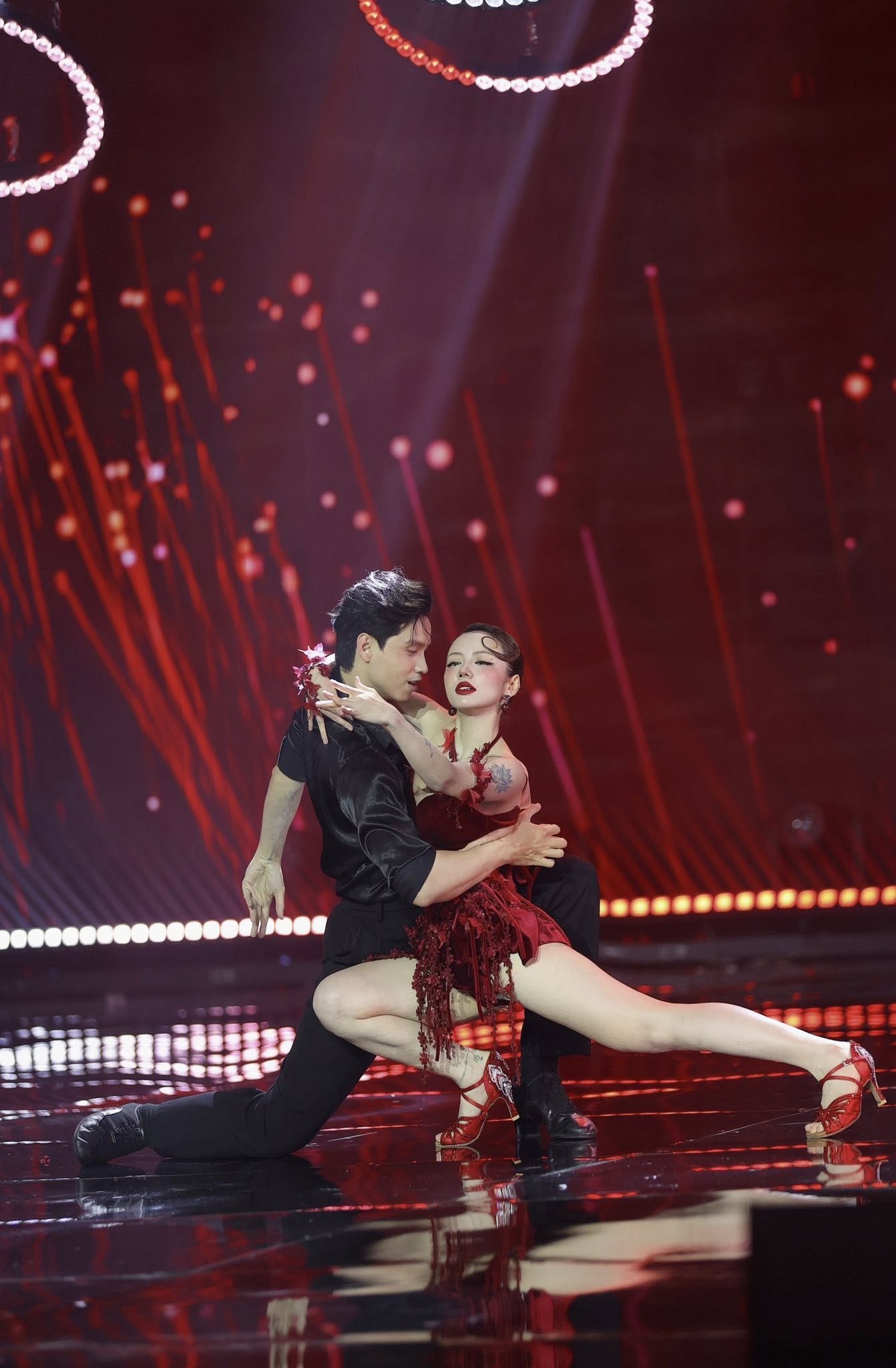 Em Xinh một đường tiến lên, giữ chức đội trưởng suốt 3 vòng, cả cõi mạng khen vừa xinh vừa xịn!- Ảnh 3.