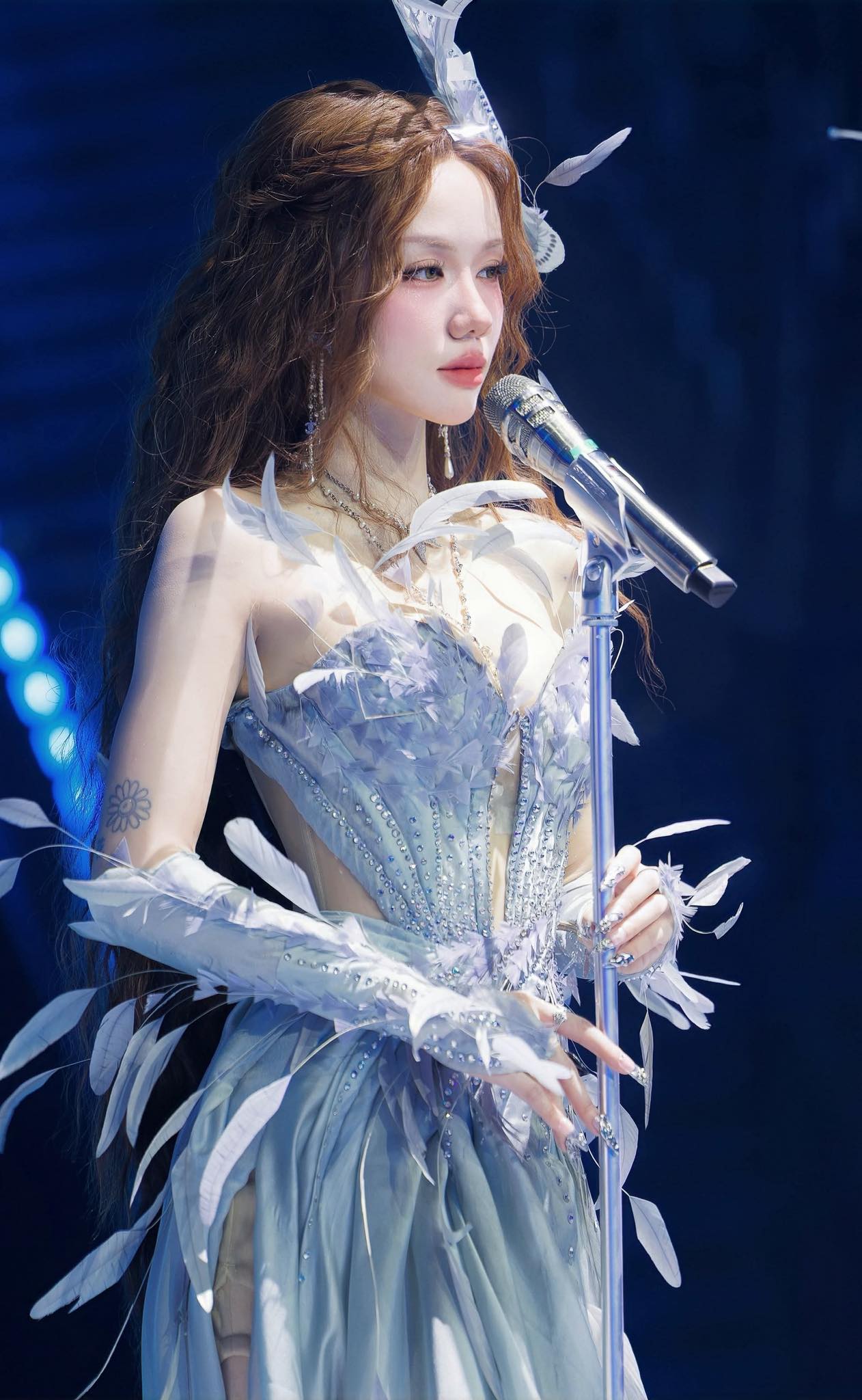 Em Xinh một đường tiến lên, giữ chức đội trưởng suốt 3 vòng, cả cõi mạng khen vừa xinh vừa xịn!- Ảnh 11.