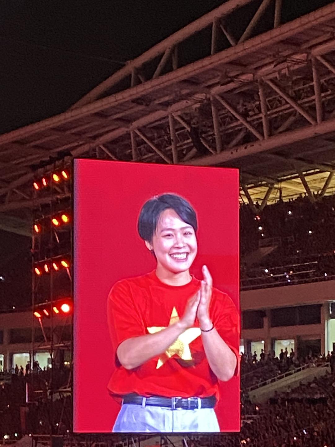 Chùm ảnh màn hình LED toàn nhân vật VIP và màn focus cam viral khắp cõi mạng: 1 từ thôi, XỊN- Ảnh 6.