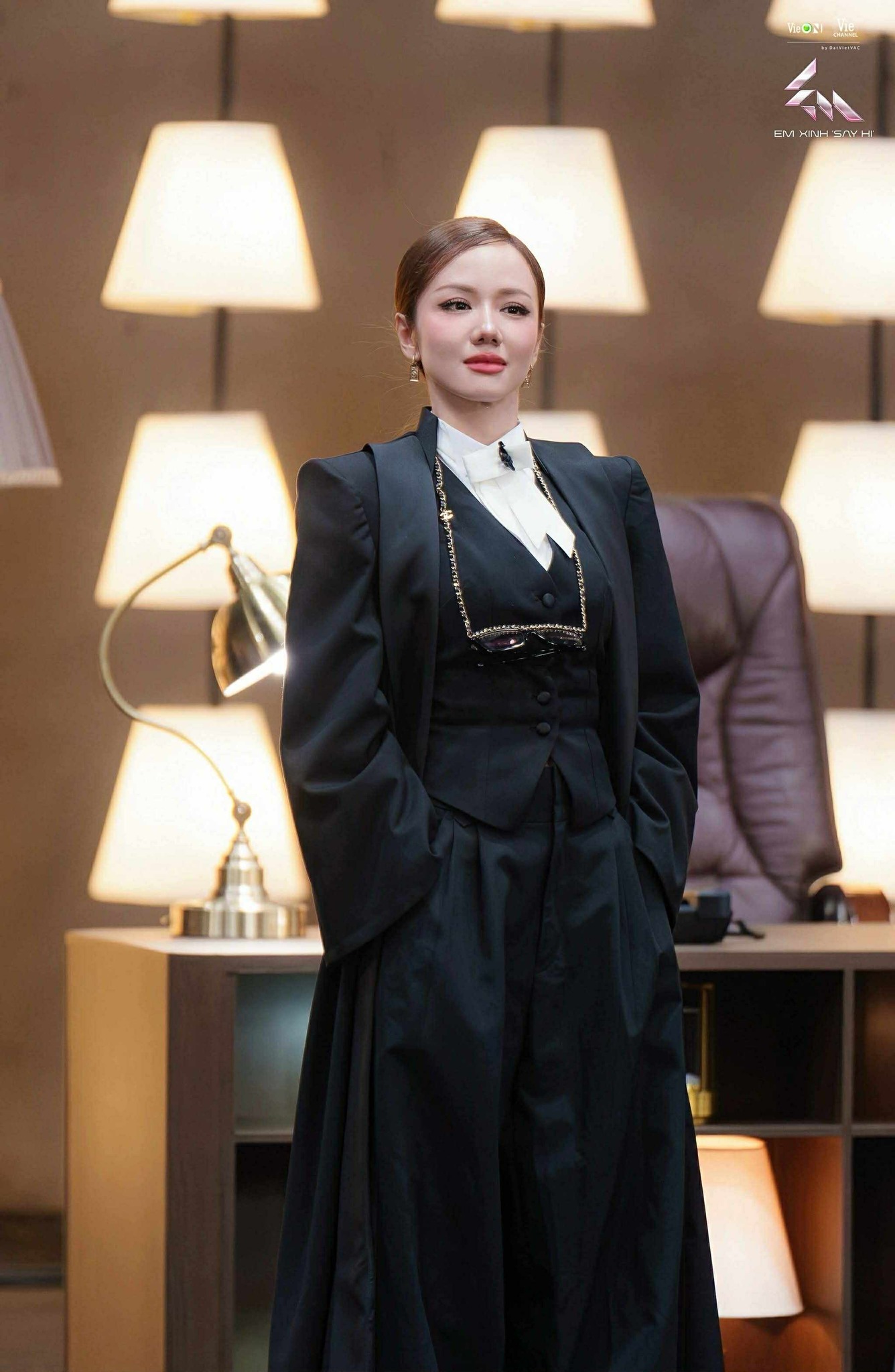 Em Xinh một đường tiến lên, giữ chức đội trưởng suốt 3 vòng, cả cõi mạng khen vừa xinh vừa xịn!- Ảnh 1.