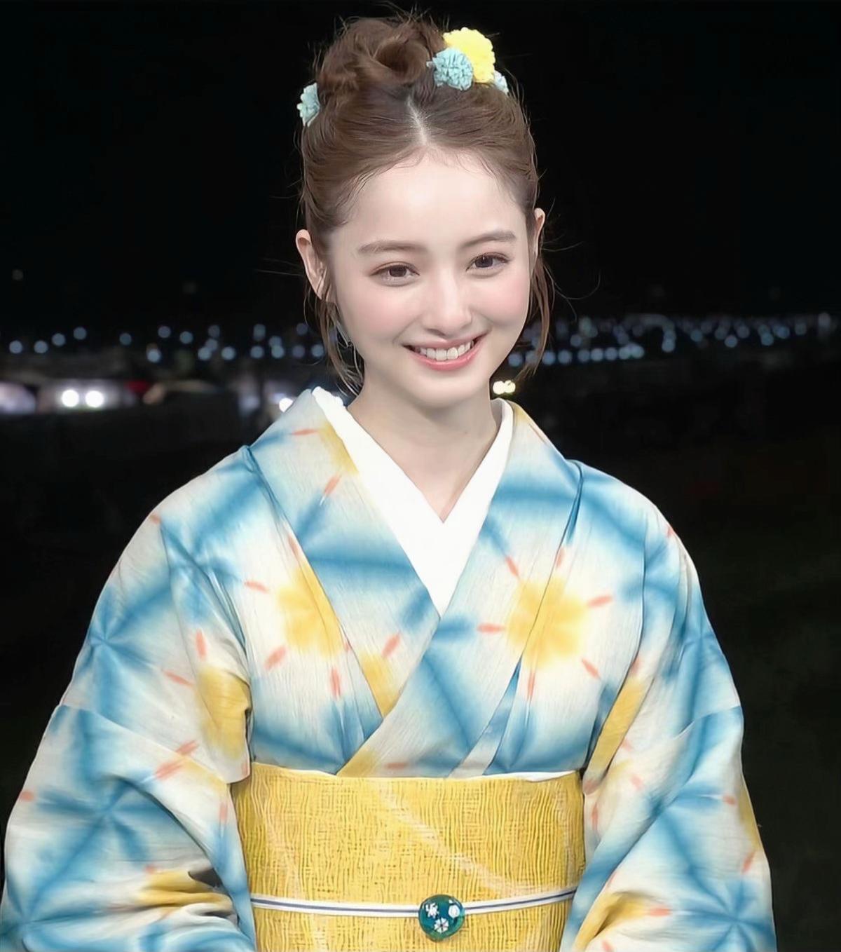 Thiên thần nước Nhật giống cả Lưu Diệc Phi và Địch Lệ Nhiệt Ba, visual hiện tại ra sao?- Ảnh 7.