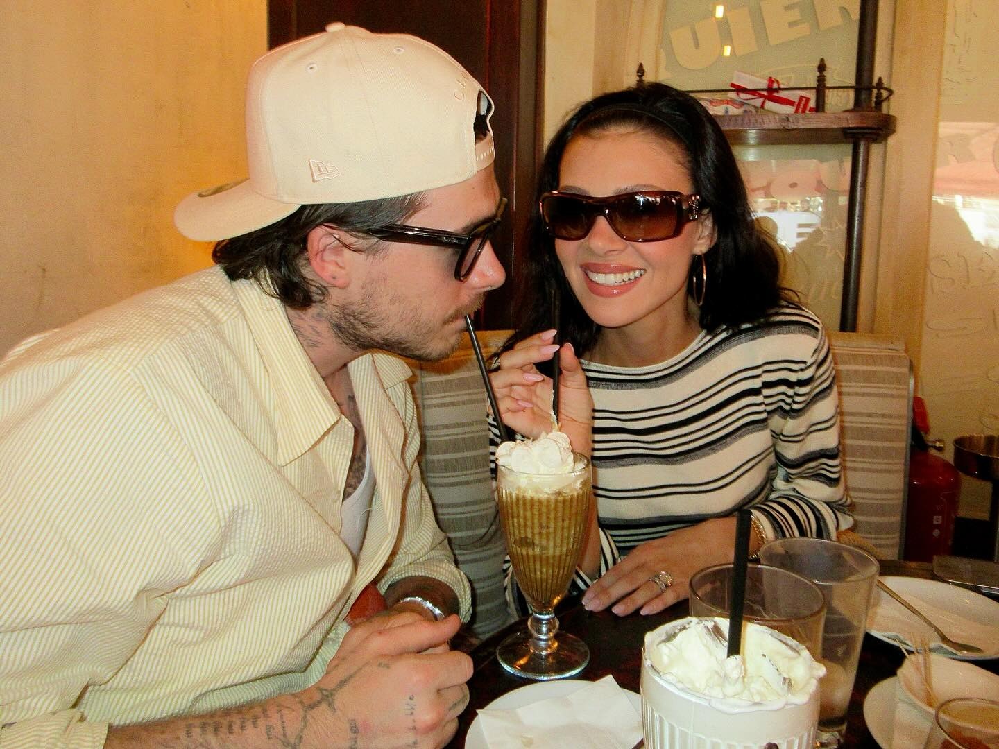 "Cậu cả bất hiếu" nhà Beckham ca ngợi vợ không biết mệt sau khi “cưới lại”, netizen ngán đến tận cổ rồi!- Ảnh 3. "Cậu cả bất hiếu" nhà Beckham ca ngợi vợ không biết mệt sau khi “cưới lại”, netizen ngán đến tận cổ rồi!- Ảnh 3.