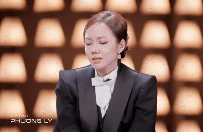 Em Xinh một đường tiến lên, giữ chức đội trưởng suốt 3 vòng, cả cõi mạng khen vừa xinh vừa xịn!- Ảnh 10.