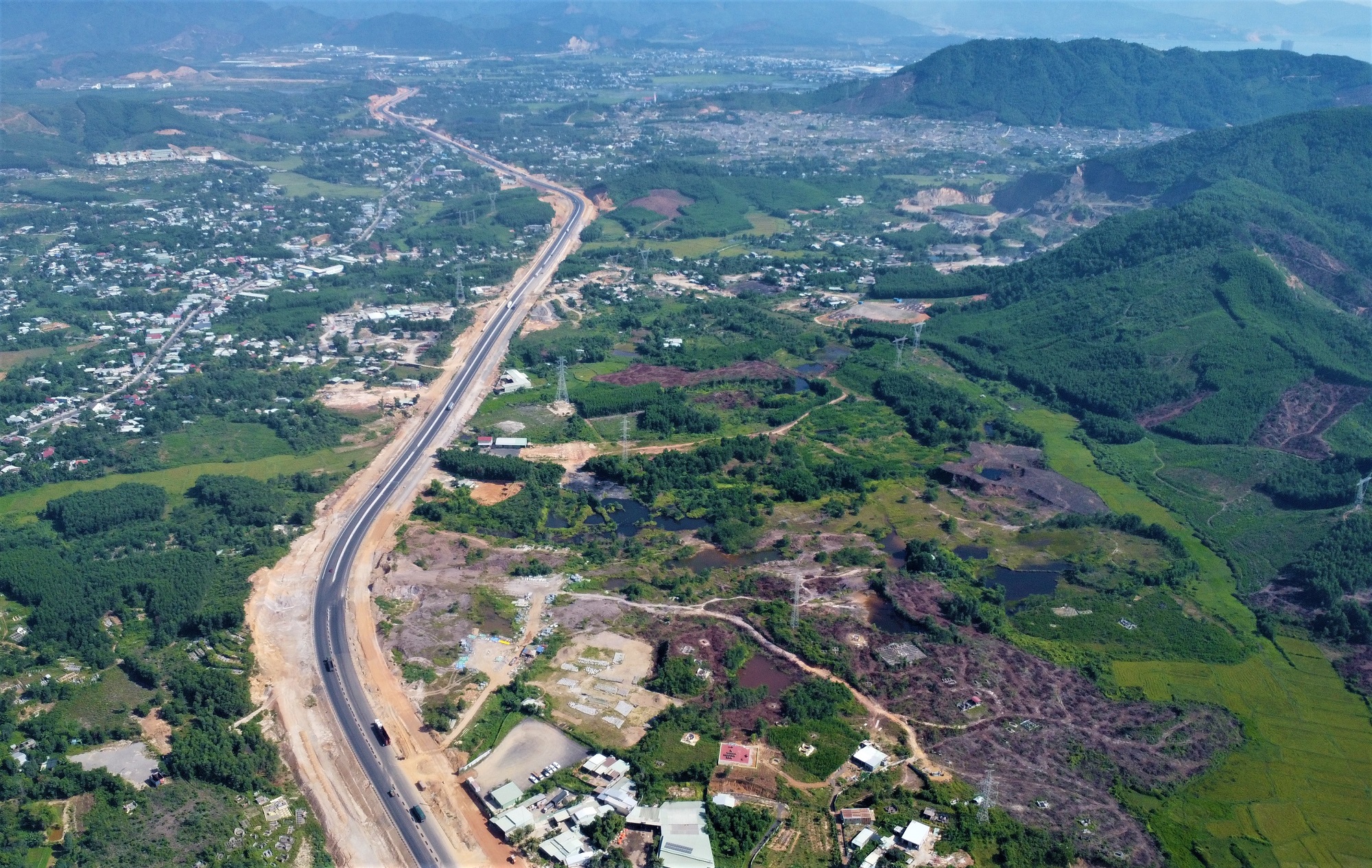 Toàn cảnh tuyến cao tốc hơn 2.113 tỷ đồng ở Đà Nẵng trước ngày thông xe- Ảnh 17.