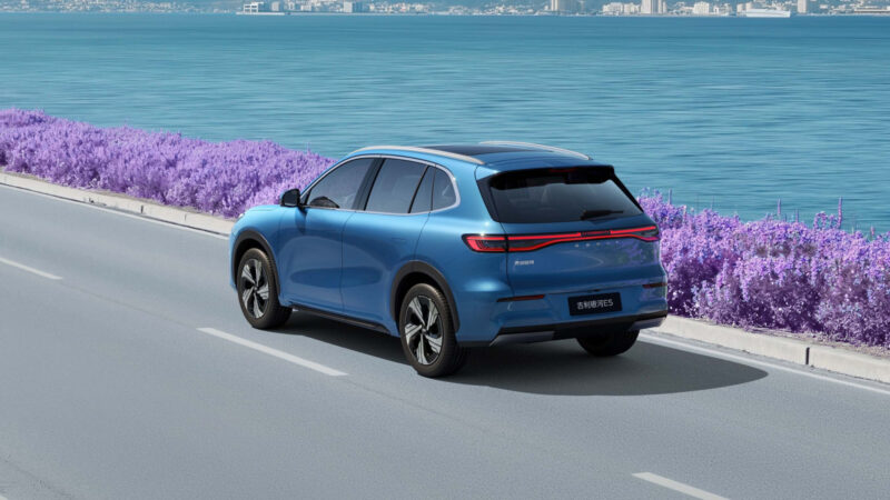 Hãng xe xây nhà máy 4.100 tỷ nâng cấp mẫu SUV vừa ra mắt tại Việt Nam: đi xa hơn 610 km nhưng giá vẫn giữ nguyên từ 400 triệu đồng- Ảnh 2.