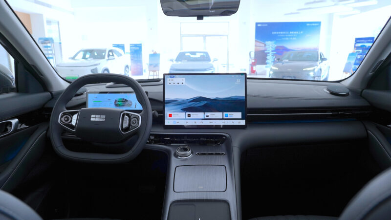 Hãng xe xây nhà máy 4.100 tỷ nâng cấp mẫu SUV vừa ra mắt tại Việt Nam: đi xa hơn 610 km nhưng giá vẫn giữ nguyên từ 400 triệu đồng- Ảnh 3.