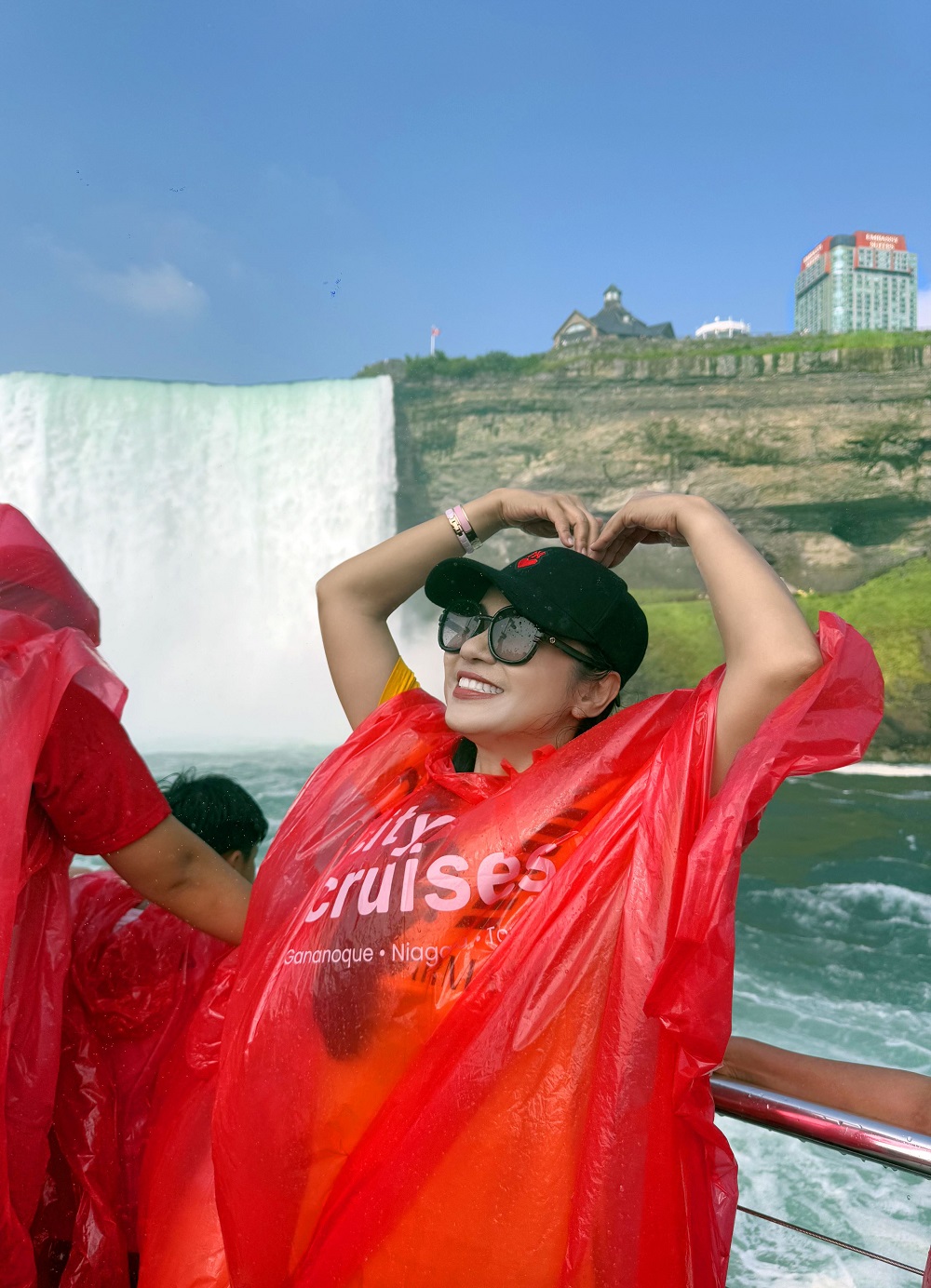 Việt Trinh đi du lịch 16 ngày cùng nam ca sĩ ở nhà hơn 2.000 cây vàng, 2 lần đổ vỡ hôn nhân- Ảnh 5.