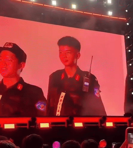 Chùm ảnh màn hình LED toàn nhân vật VIP và màn focus cam viral khắp cõi mạng: 1 từ thôi, XỊN- Ảnh 13.