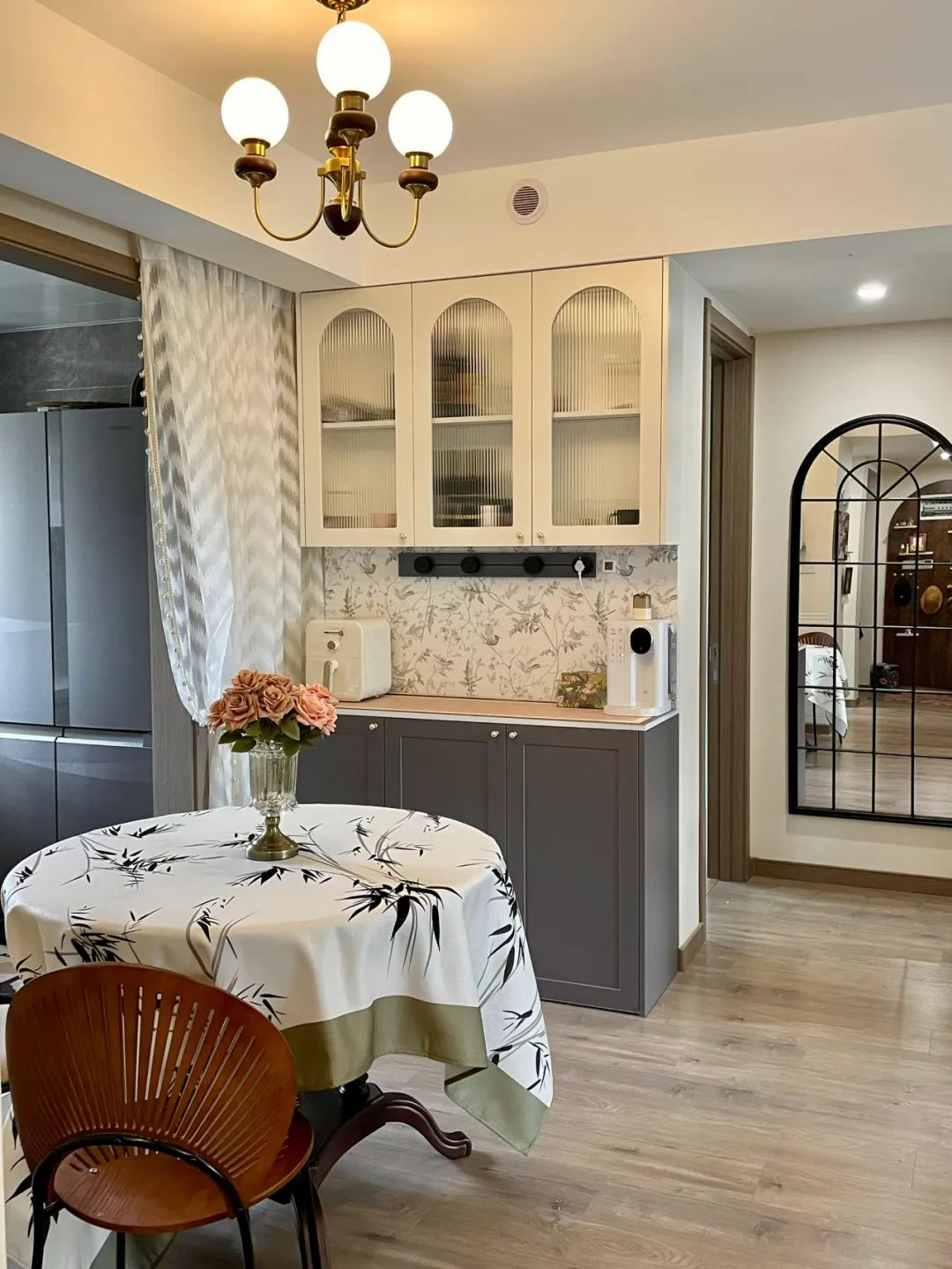 Không cần nội thất đắt tiền, mẹ tôi khiến căn hộ 90m² nhìn sang hơn cả biệt thự- Ảnh 4.