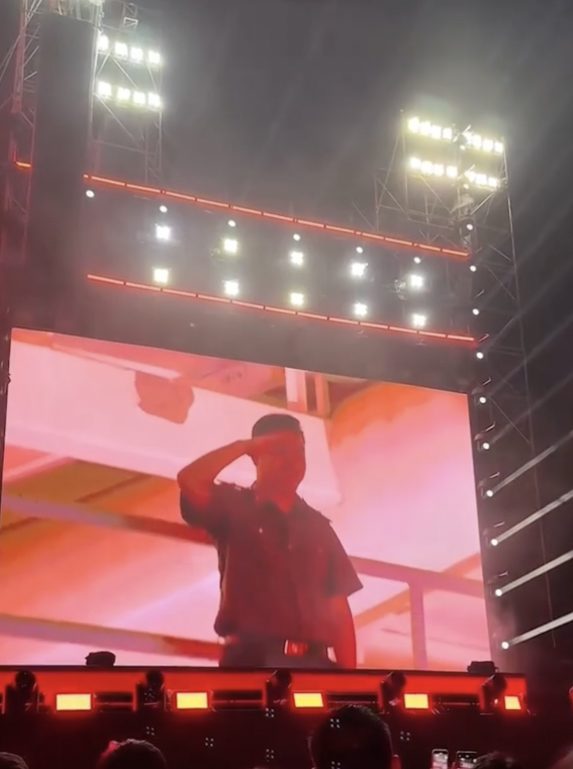 Chùm ảnh màn hình LED toàn nhân vật VIP và màn focus cam viral khắp cõi mạng: 1 từ thôi, XỊN- Ảnh 9.