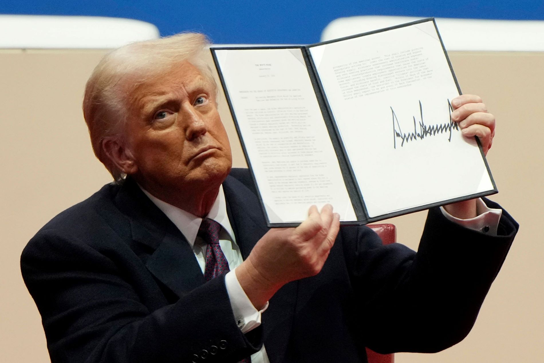 Thuế đối ứng của ông Trump có hiệu lực: Mỹ viết lại quy tắc có từ 80 năm, chuyên gia nêu 1 điều quan trọng- Ảnh 2.
