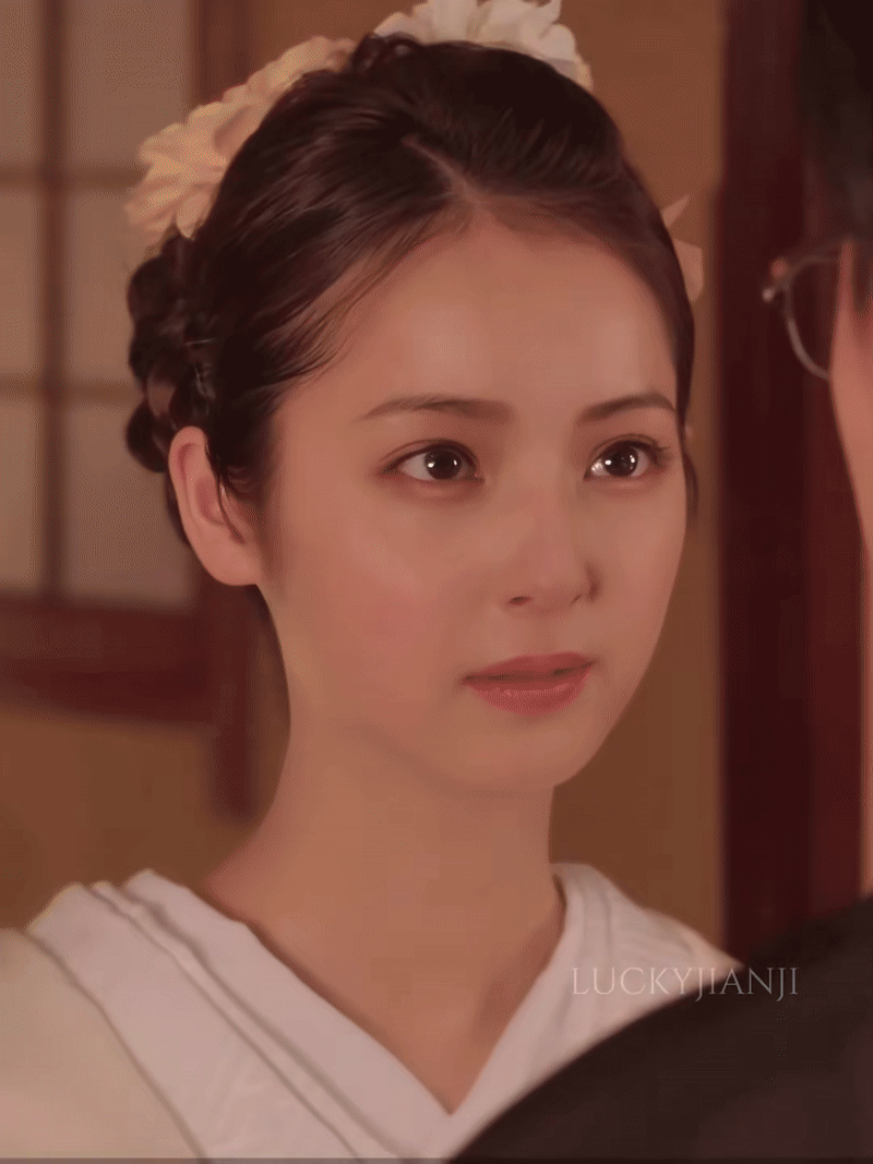 Thiên thần nước Nhật giống cả Lưu Diệc Phi và Địch Lệ Nhiệt Ba, visual hiện tại ra sao?- Ảnh 19.