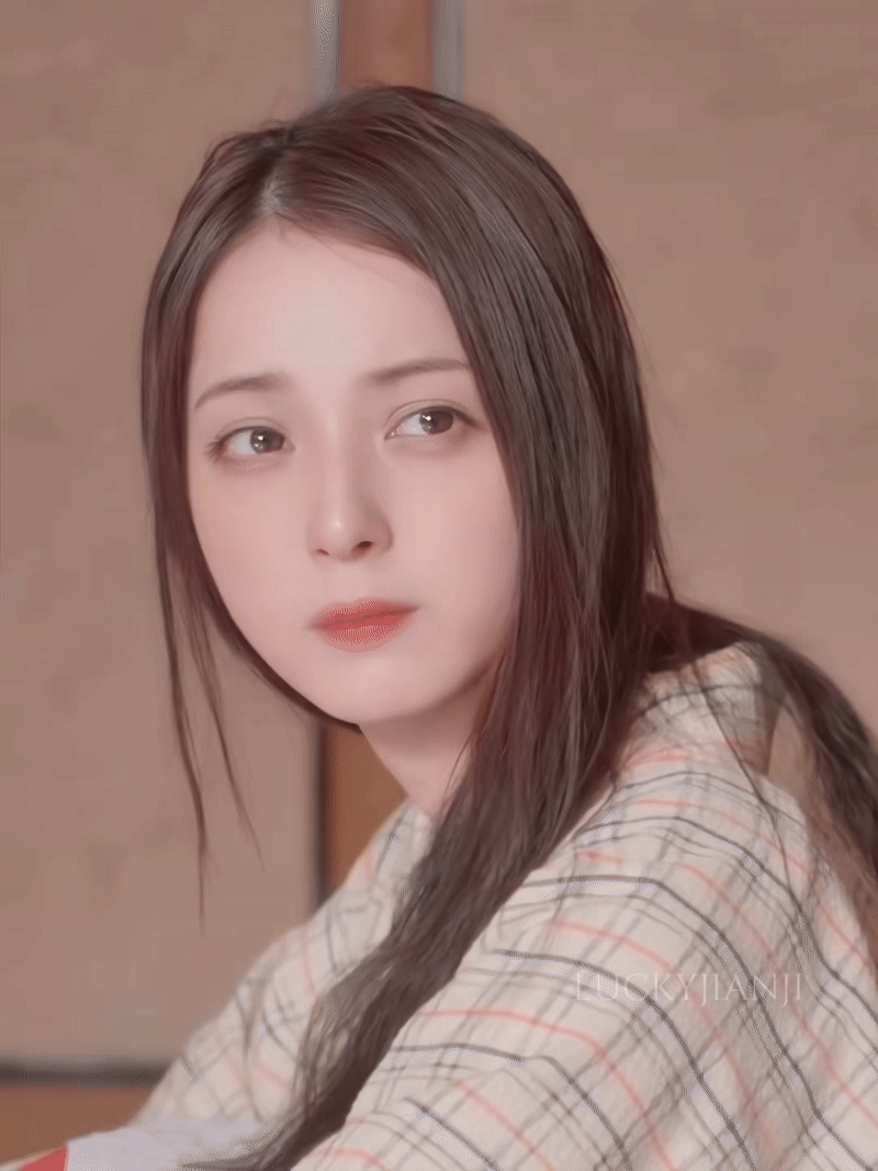 Thiên thần nước Nhật giống cả Lưu Diệc Phi và Địch Lệ Nhiệt Ba, visual hiện tại ra sao?- Ảnh 9.