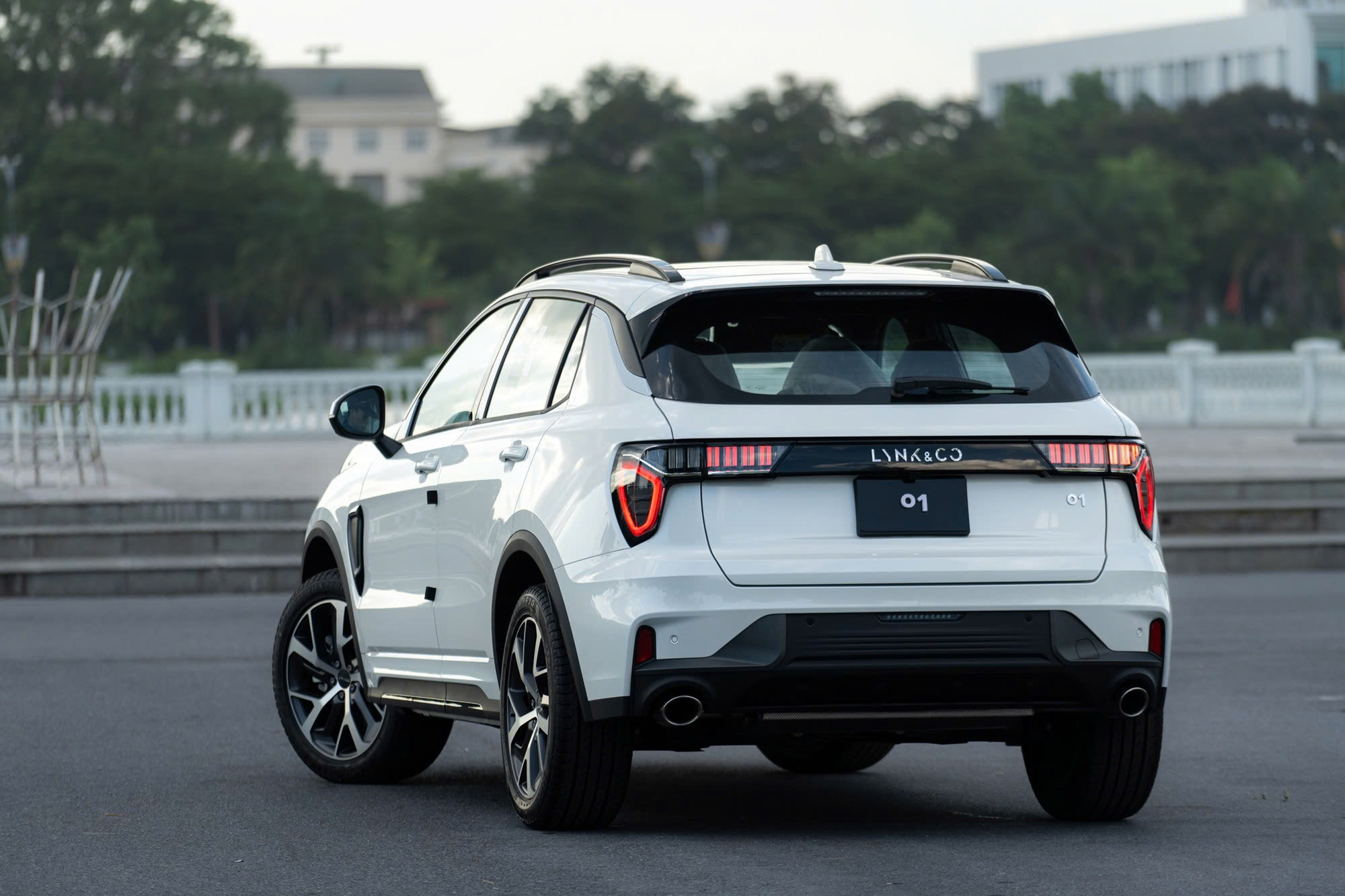 Đồng giá 919 triệu đồng, chọn Lynk & Co 01 bản 'base' hay Kia Sportage bản máy xăng 2.0L gần cao nhất- Ảnh 5.