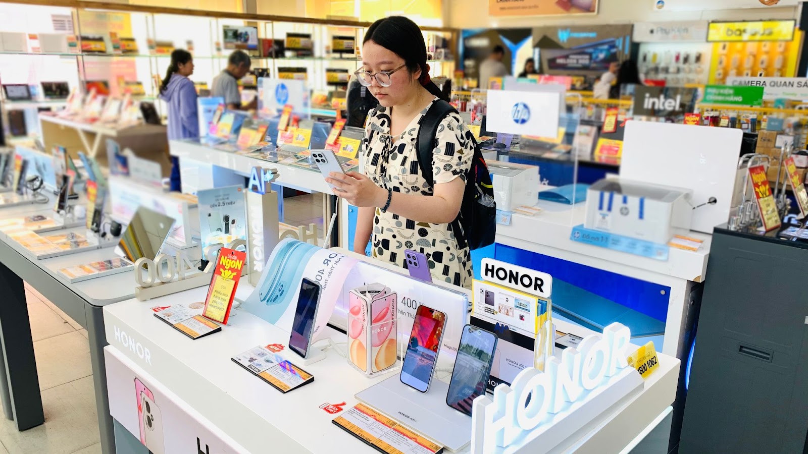 Smartphone từ 1 thương hiệu đang ưu đãi đến 30% tại Thế Giới Di Động- Ảnh 2.