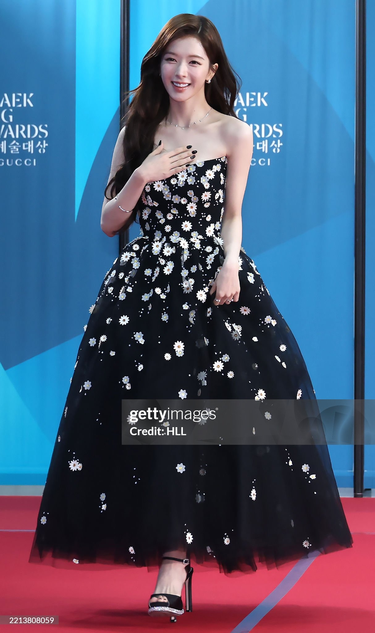 Lần đầu có mỹ nhân chỉ nặng 37kg vẫn được khen tới mòn cả phím: Visual không có thật trên đời, netizen lưu ảnh tràn bộ nhớ- Ảnh 8.