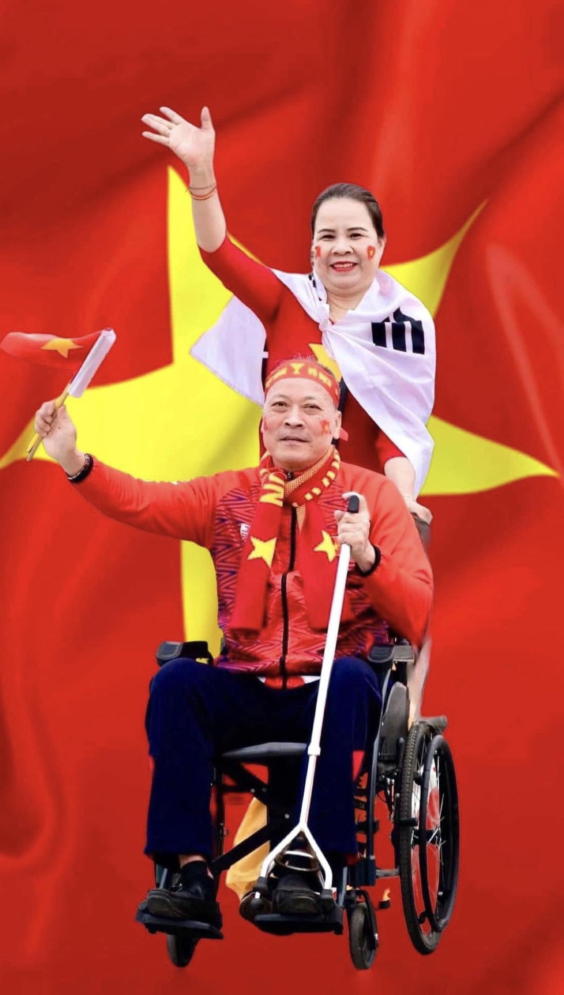 Con gái tiết lộ câu chuyện phía sau khoảnh khắc bố ngồi xe lăn, giơ cao ảnh Bác Hồ tại concert “Tổ quốc trong tim”- Ảnh 8.