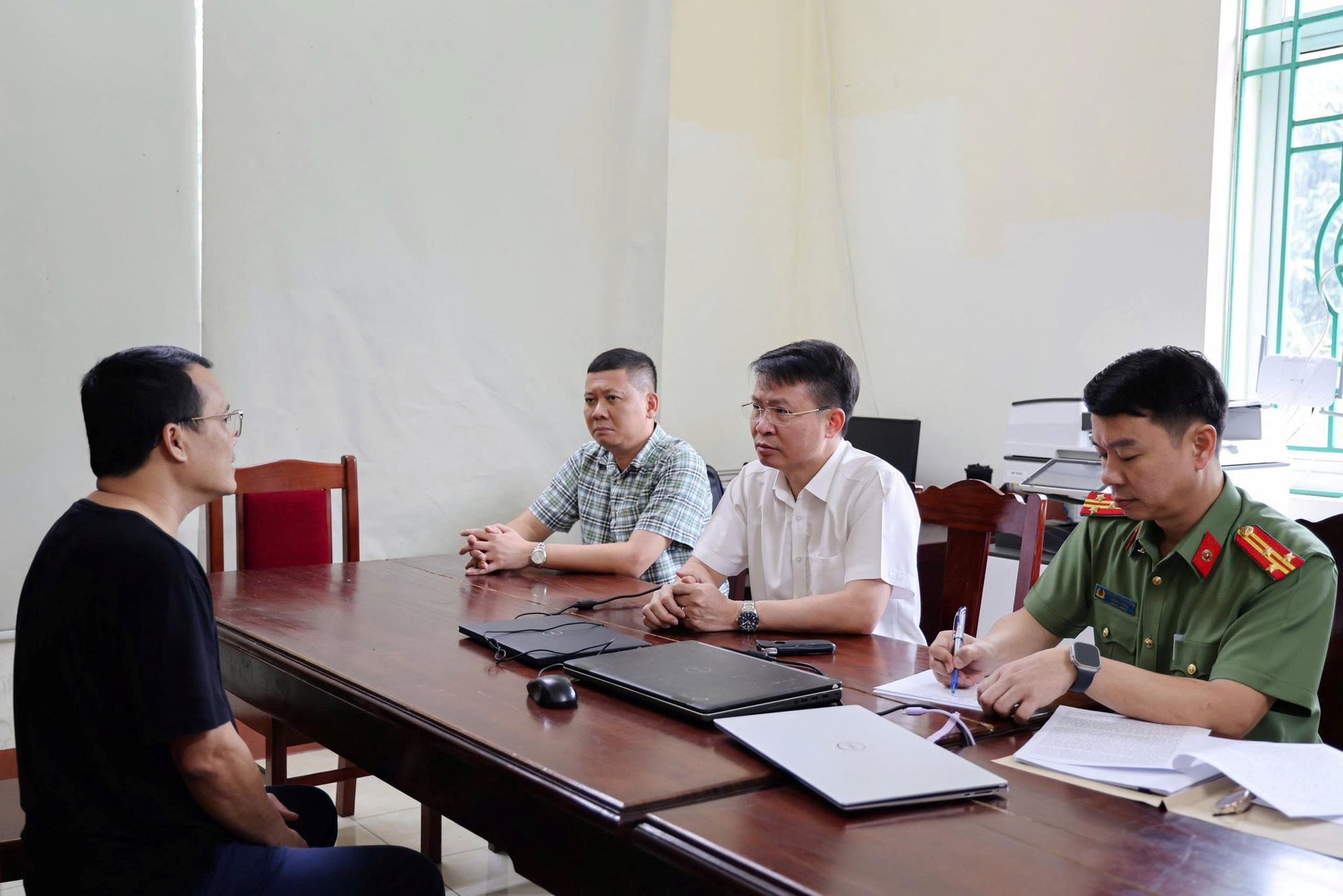 Những người liên quan sàn giao dịch tiền ảo này cần nhanh chóng đến Cơ quan Công an trình báo- Ảnh 1.