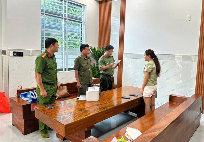 Triệt phá đường dây lừa đảo tiền ảo xuyên quốc gia, quy mô hàng tỷ USD, 20 bị can sa lưới- Ảnh 3.
