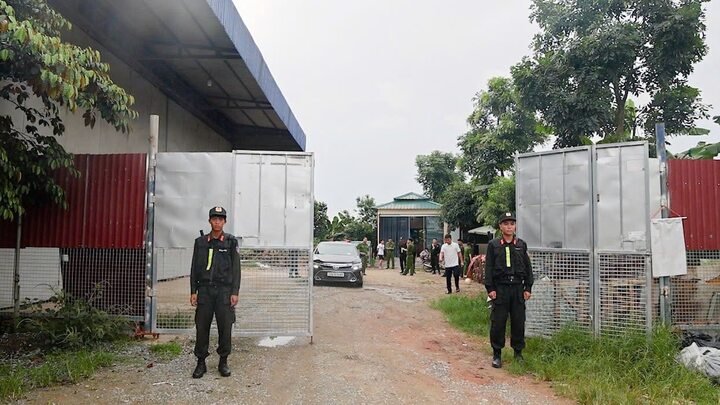 Cận cảnh kho thịt đông lạnh bốc mùi được 'phù phép' thành đặc sản trâu gác bếp- Ảnh 1.