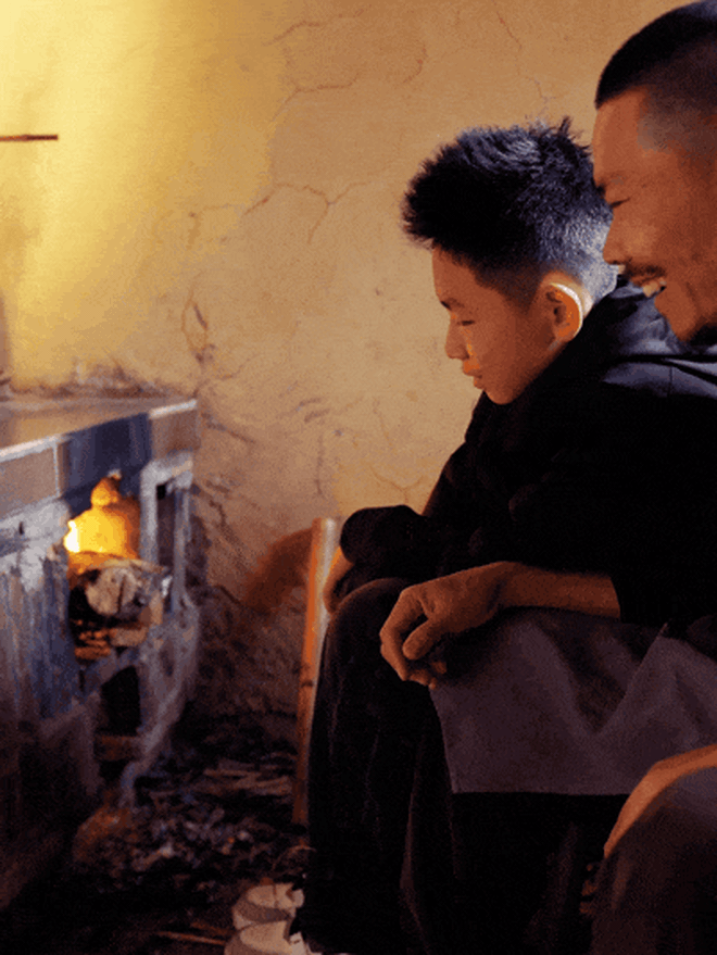 Từ bỏ 20 năm lập nghiệp ở phố lớn, người đàn ông đưa 2 con về làng cổ 800 năm tuổi “sống hoang dã”- Ảnh 12.