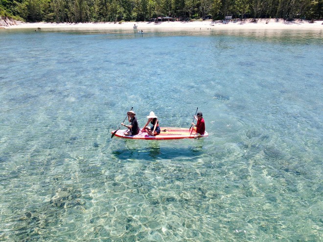 Hòn đảo hoang sơ thuộc tỉnh miền Trung, du khách nhận xét: "Ngỡ ngàng vì nước biển quá xanh!"- Ảnh 7.