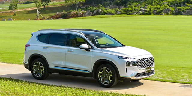 4 mẫu ô tô tiết kiệm xăng sắp về Việt Nam: Có xe to hơn CX-5 nhưng ăn ít xăng hơn cả Vios, chỉ 5,1L/100km- Ảnh 2. 4 mẫu ô tô tiết kiệm xăng sắp về Việt Nam: Có xe to hơn CX-5 nhưng ăn ít xăng hơn cả Vios, chỉ 5,1L/100km- Ảnh 2.