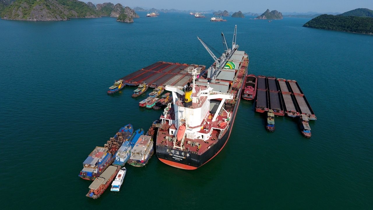 Siêu cảng có thể đón tàu 200.000 tấn: "Kho báu tỷ đô" của Quảng Ninh đang chờ khai mở- Ảnh 1.