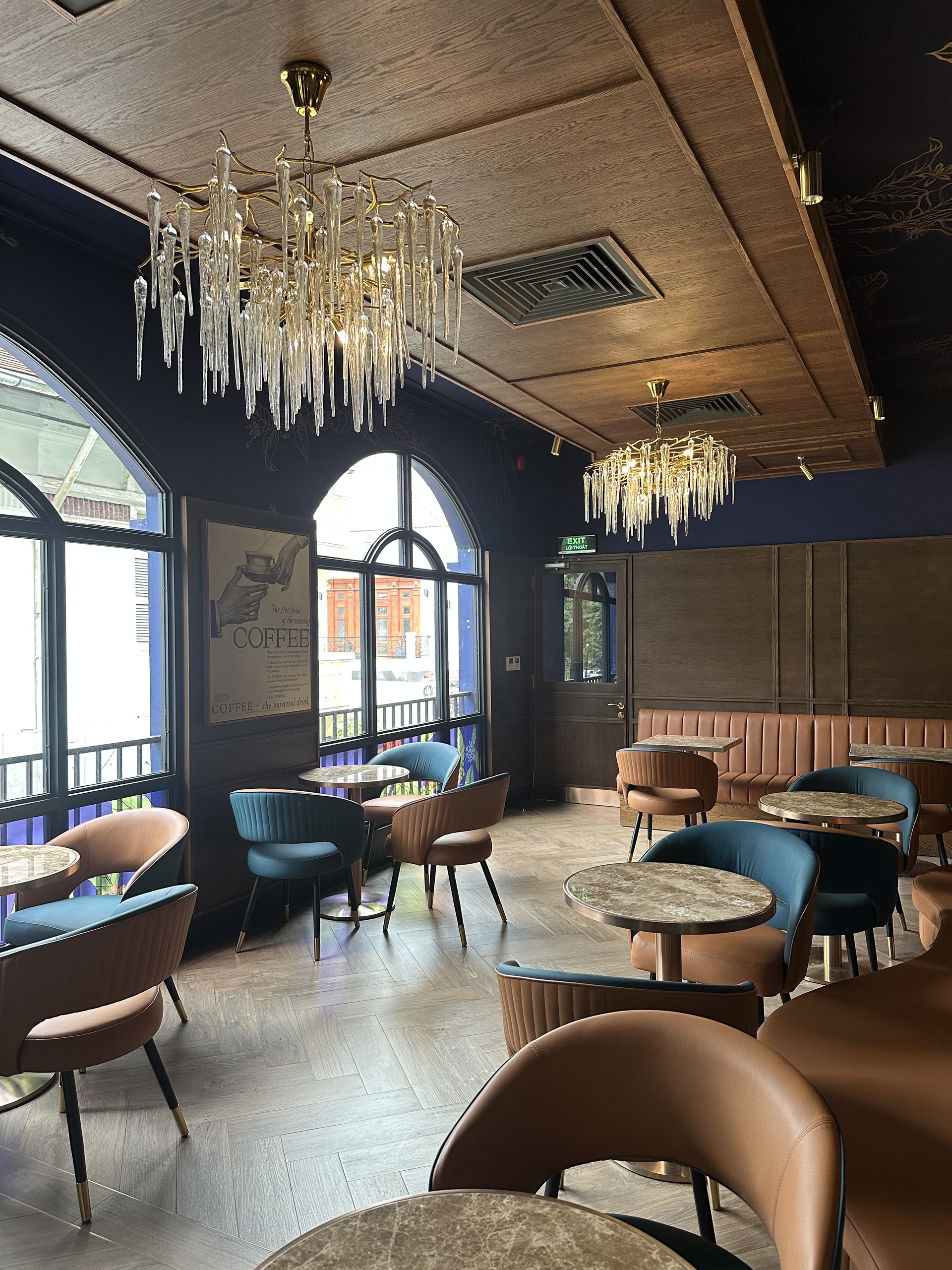 Cận cảnh thương hiệu Việt chi 1 tỷ/tháng để “ngồi lại” vị trí vàng mà Starbucks vừa trả- Ảnh 9.