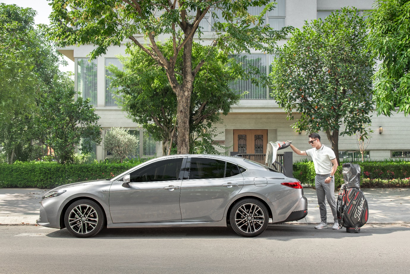 Toyota Camry 2025 - vị thế khó lật đổ trong phân khúc D-sedan tại Việt Nam- Ảnh 1.