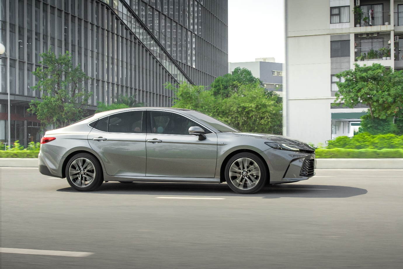 Toyota Camry 2025 - vị thế khó lật đổ trong phân khúc D-sedan tại Việt Nam- Ảnh 2.