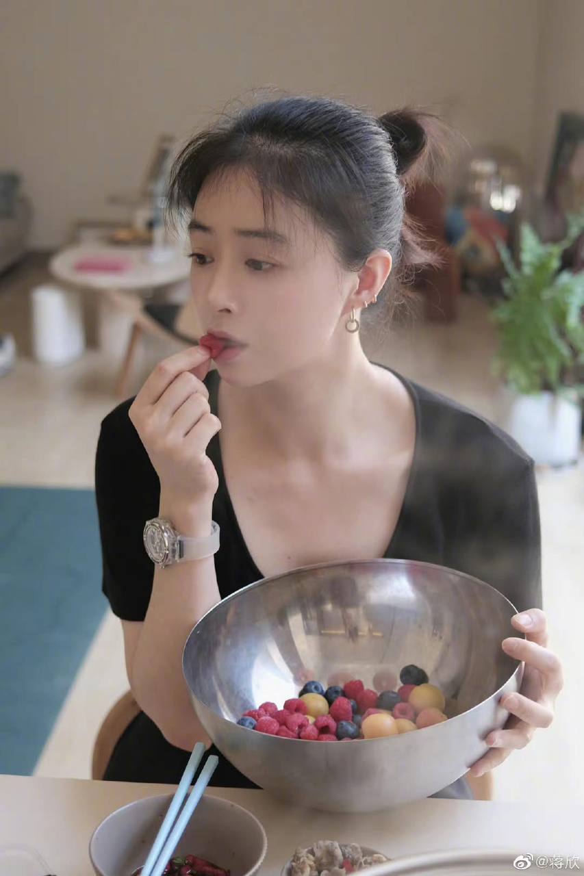 Giảm 6,5kg trong 2 tuần, "Hoa phi" 42 tuổi trẻ lên trông thấy: Không nhịn ăn nhưng loại bỏ hoàn toàn 1 thứ- Ảnh 8.