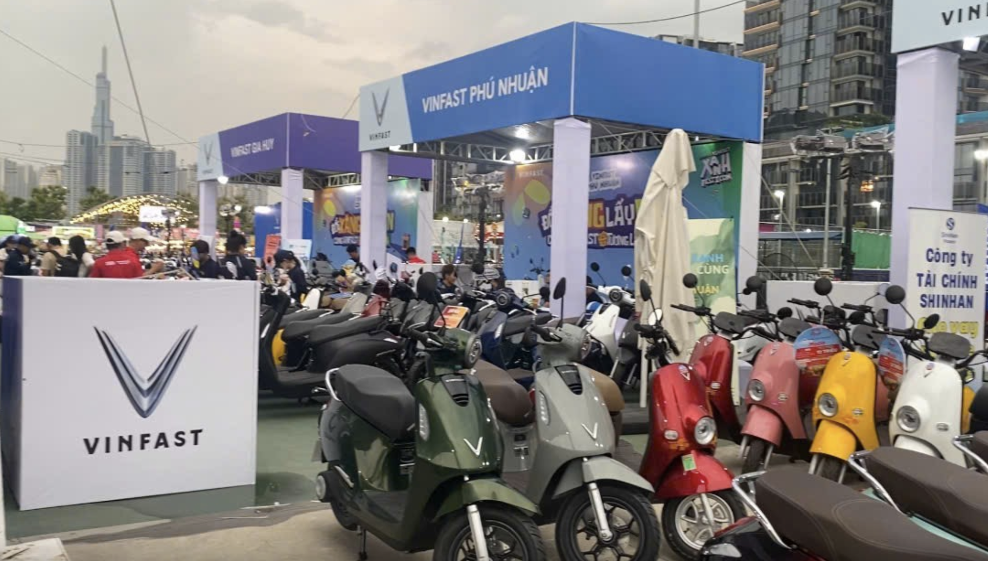 Người dân, tài xế ở TP HCM chuyển đổi sang xe điện sẽ được doanh nghiệp hỗ trợ- Ảnh 1.