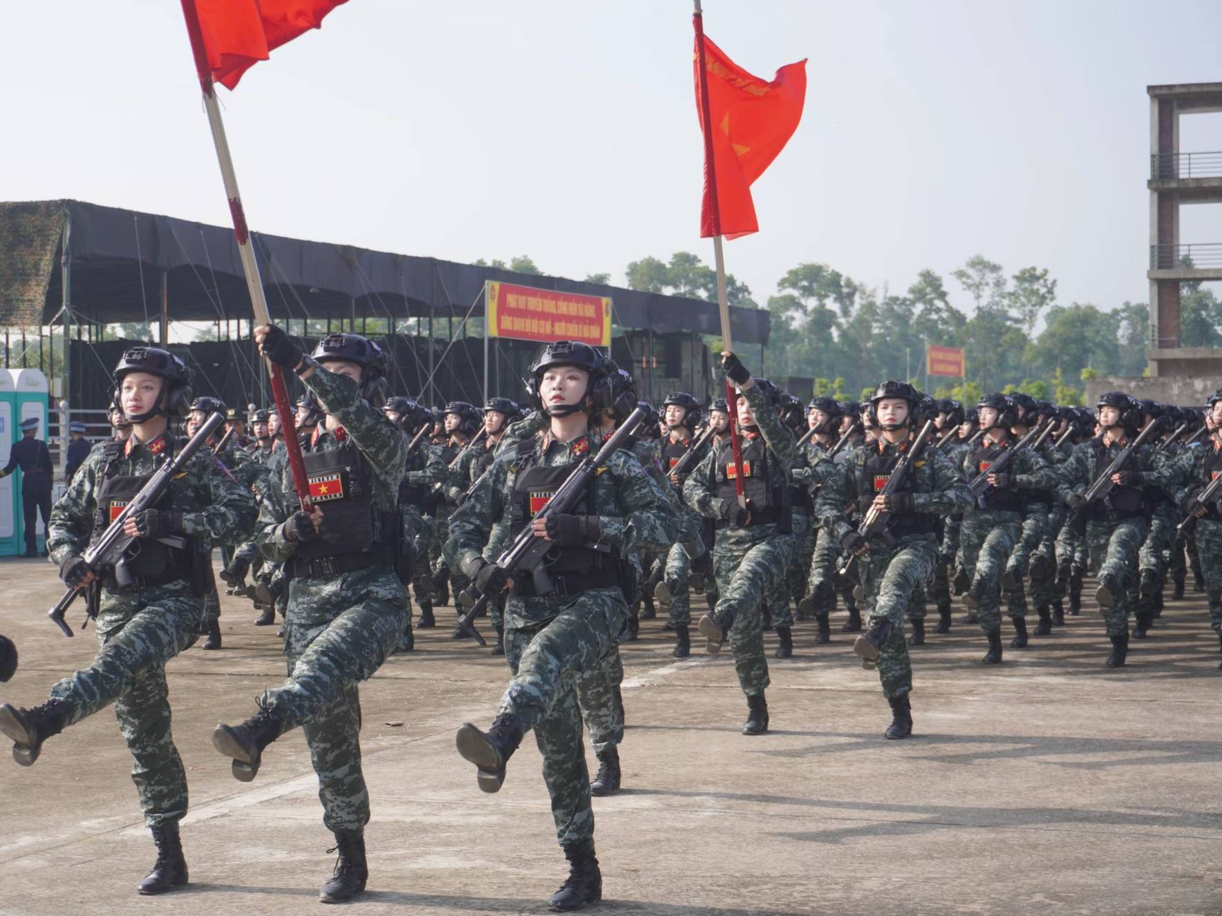 Mỹ nhân ĐH Cảnh sát nhân dân TP.HCM lại gây sốt ở A80: Tiết lộ sự thật về tên khai sinh- Ảnh 6. Mỹ nhân ĐH Cảnh sát nhân dân TP.HCM lại gây sốt ở A80: Tiết lộ sự thật về tên khai sinh- Ảnh 6.