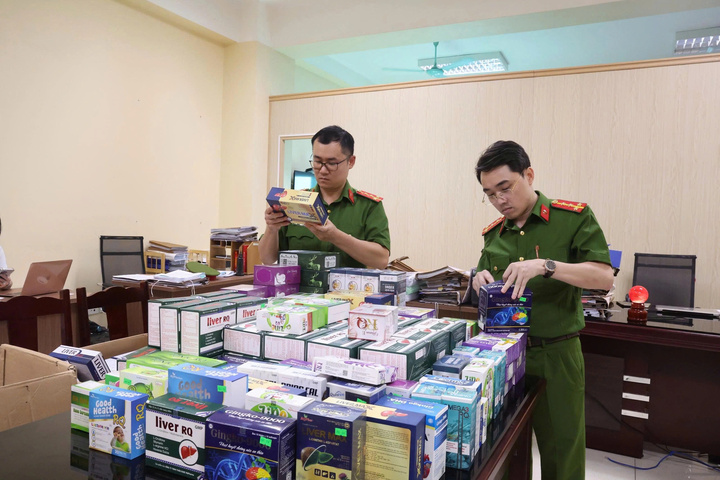 Khởi tố giám đốc công ty sản xuất thực phẩm chức năng giả, thu lời nghìn tỷ đồng- Ảnh 1.