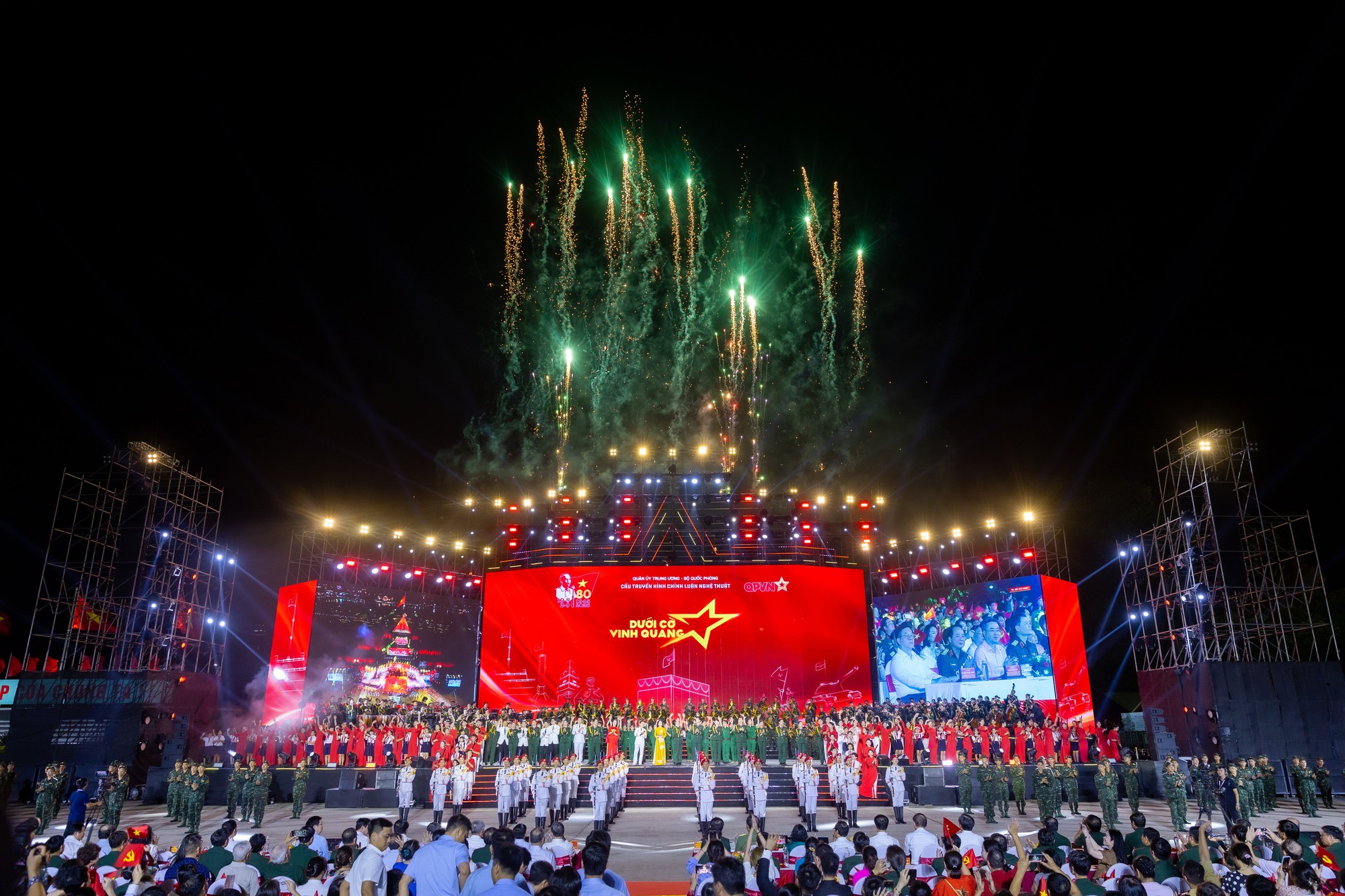 Đạo diễn Phạm Hoàng Giang tiết lộ hậu trường căng thẳng khi thực hiện Concert quốc gia, tự hào với loạt màn trình diễn có 1-0-2- Ảnh 7.
