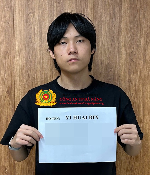 Bắt Trịnh Thị Khánh Linh và chồng, thu giữ nhiều thẻ ngân hàng- Ảnh 2.