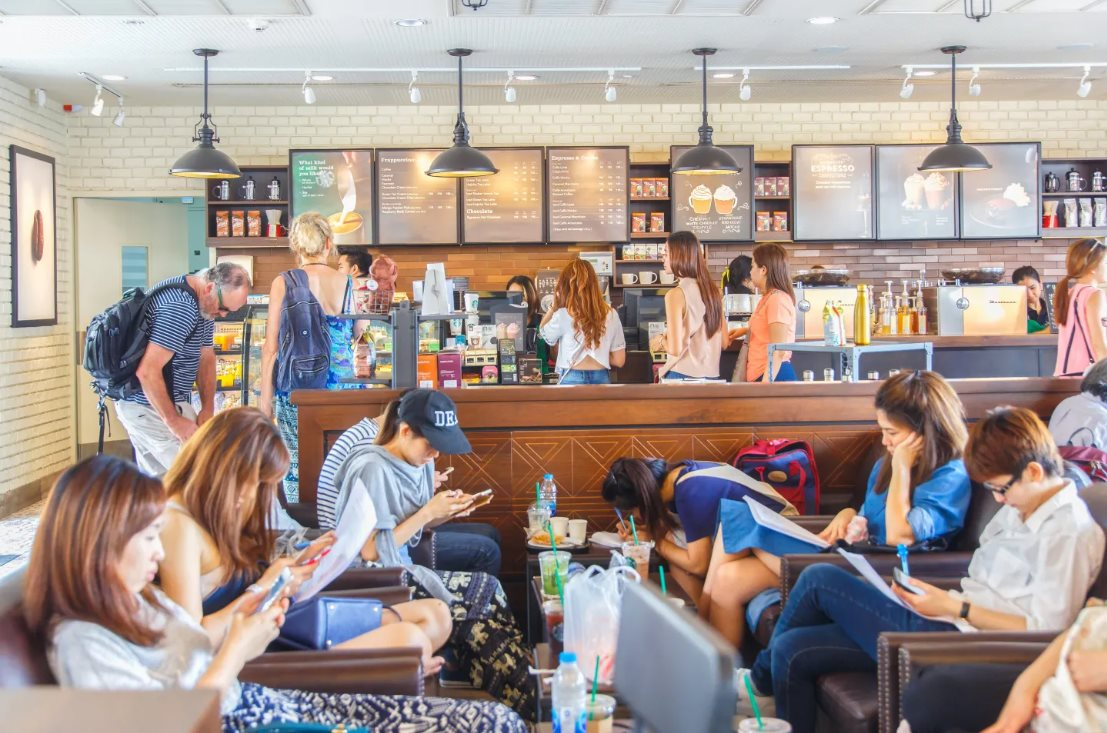 Cấm khách mang laptop vào quán tại Hàn Quốc, Starbucks bị người tiêu dùng phản ứng dữ dội- Ảnh 1. Cấm khách mang laptop vào quán tại Hàn Quốc, Starbucks bị người tiêu dùng phản ứng dữ dội- Ảnh 1.