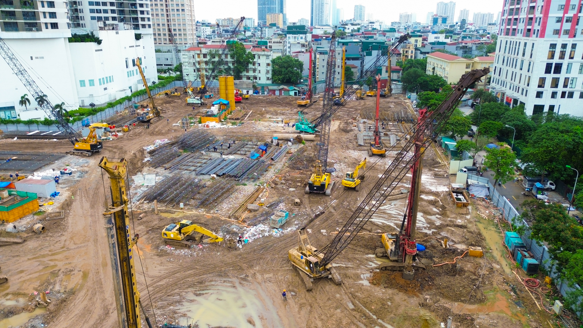 Quá nhanh: Khu đất 3 mặt tiền ở Hà Nội bỏ hoang nhiều năm lập tức thành đại công trường khi sang tay Sun Group- Ảnh 3. Quá nhanh: Khu đất 3 mặt tiền ở Hà Nội bỏ hoang nhiều năm lập tức thành đại công trường khi sang tay Sun Group- Ảnh 3.