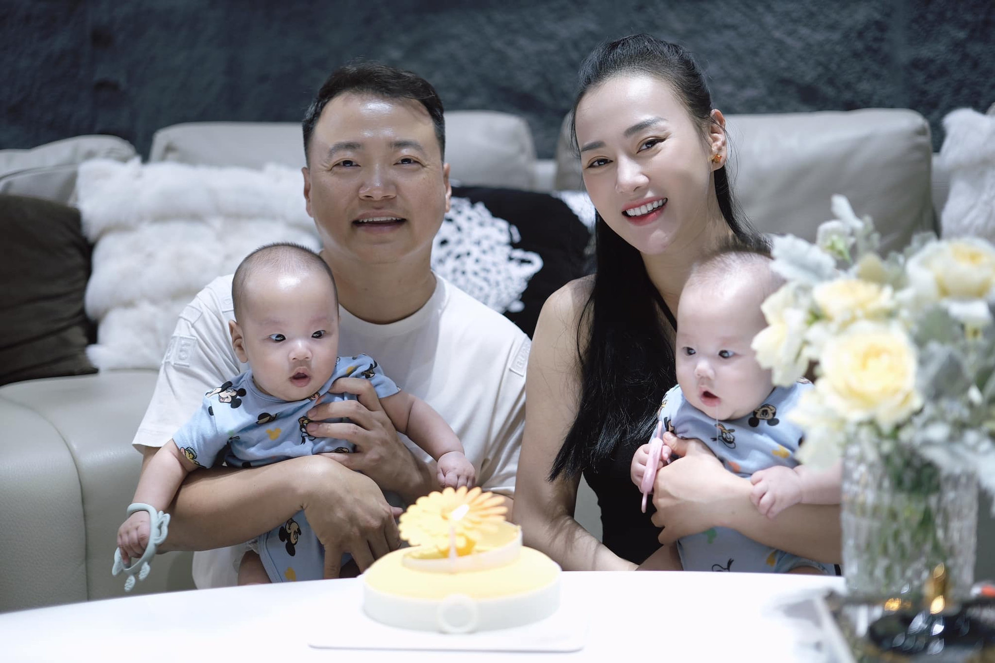 Phương Oanh nói gì khi bị mỉa mai "Shark Bình chưa có điểm dừng, vẫn muốn bước tiếp"?- Ảnh 4. Phương Oanh nói gì khi bị mỉa mai "Shark Bình chưa có điểm dừng, vẫn muốn bước tiếp"?- Ảnh 4.
