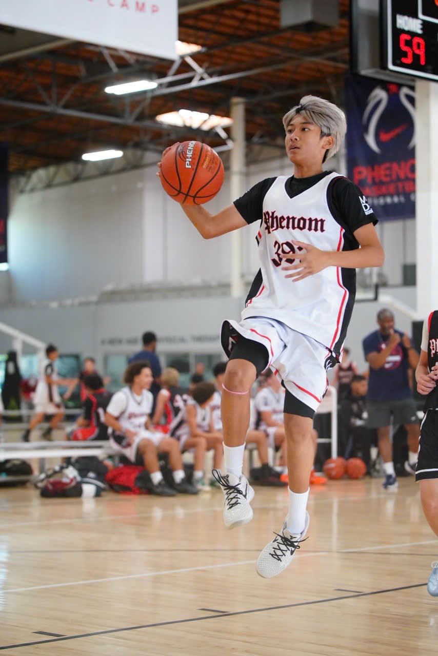 Hai “cậu ấm” Gen Alpha đình đám của showbiz Việt: Người là thừa kế tập đoàn bất động sản, người chuẩn hotboy thể thao- Ảnh 4.